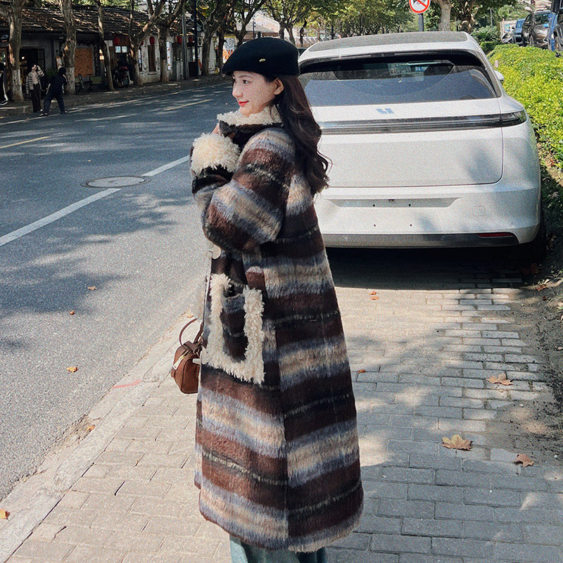 加厚保暖格子羊羔毛毛呢外套女2025冬季新款韩系复古中长款大衣潮,女装毛呢外套,郎佰婉