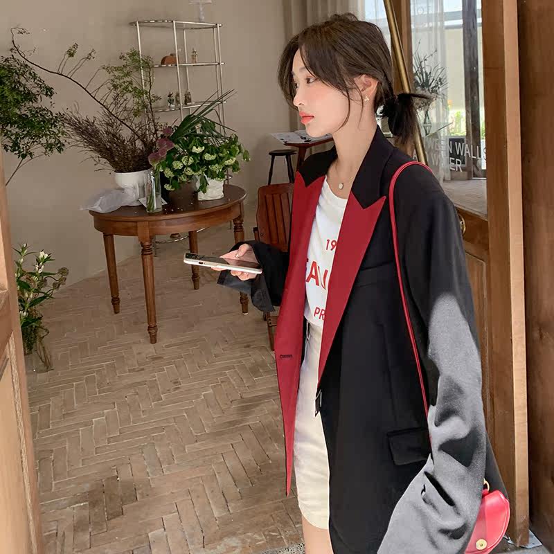 韩系轻熟风黑红拼色短款西服上衣女春秋超火好看高级小众西装外套,女装西装,郎佰婉