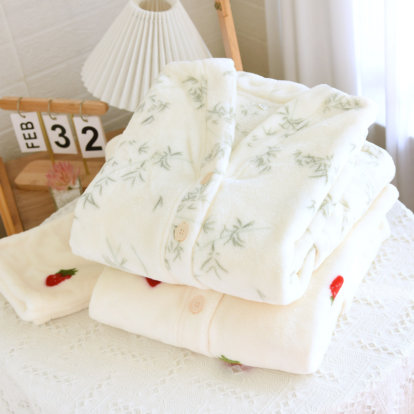 一触即暖法兰绒长袖长裤睡衣套装女士秋冬加厚加绒保暖V领家居服,女士内衣/男士内衣/家居服,睡衣/家居服套装,淘宝优惠券,粉丝福利购,淘宝优惠卷