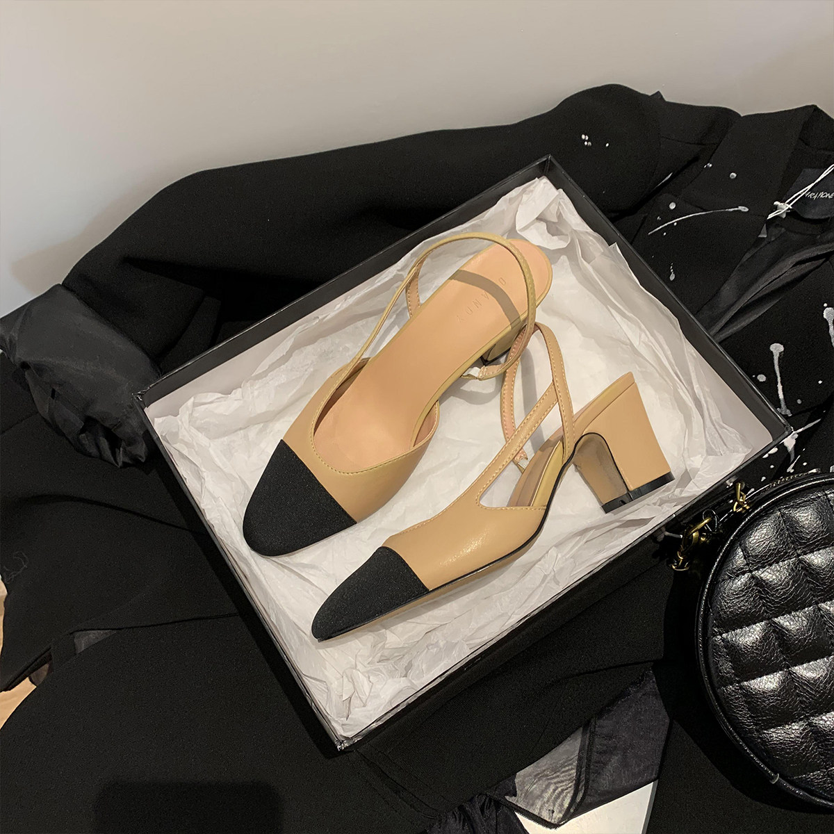 French classic small fragrance color-blocked high heels, women's block heel soft soles, net red baotou, wear a strap sandal