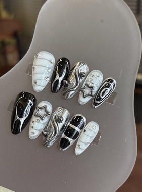 纯手工黑色星星高级金属感暗黑钢珠鳄鱼纹晕染杏仁涩谷辣妹美甲