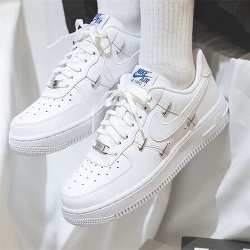 尖货丨NIKE耐克女子AIR FORCE 1低帮百搭运动休闲鞋CT1990-100