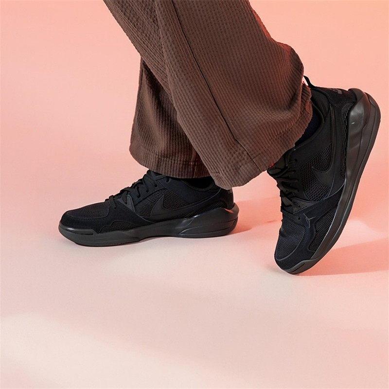 NIKE耐克男子JORDAN CMFT ERA时尚舒适运动休闲篮球鞋HJ6777-060