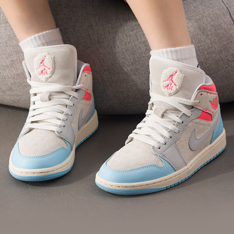 尖货丨NIKE耐克女AIR JORDAN 1运动时尚aj1休闲篮球鞋IM7420-133