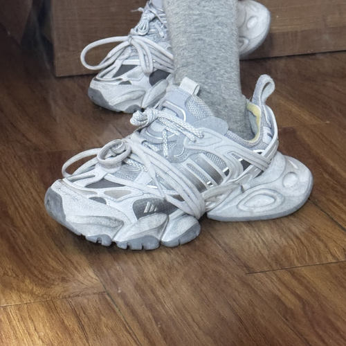 尖货丨adidas阿迪达斯男女RUNNER DELUXE机甲风厚底跑步鞋JR9633