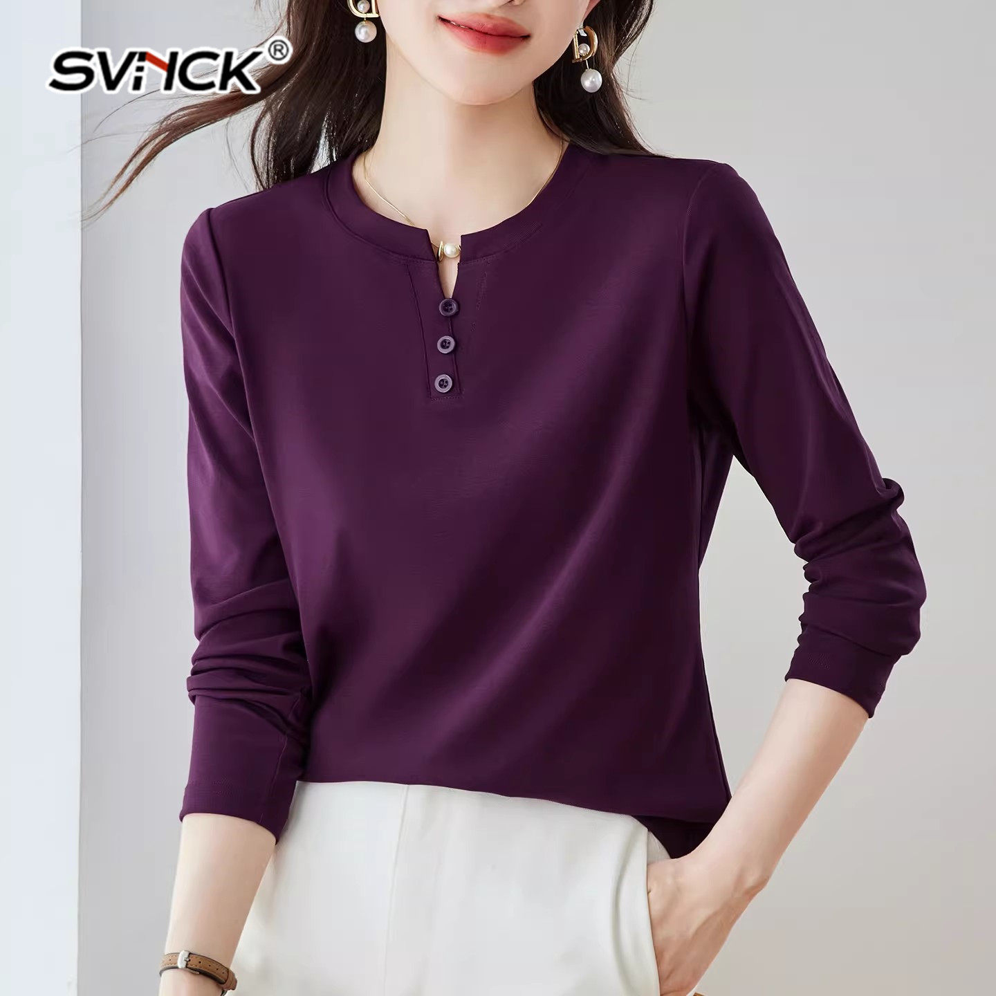 高端长袖t恤女打底衫2026春秋新款休闲风女装内搭可外穿V领上衣