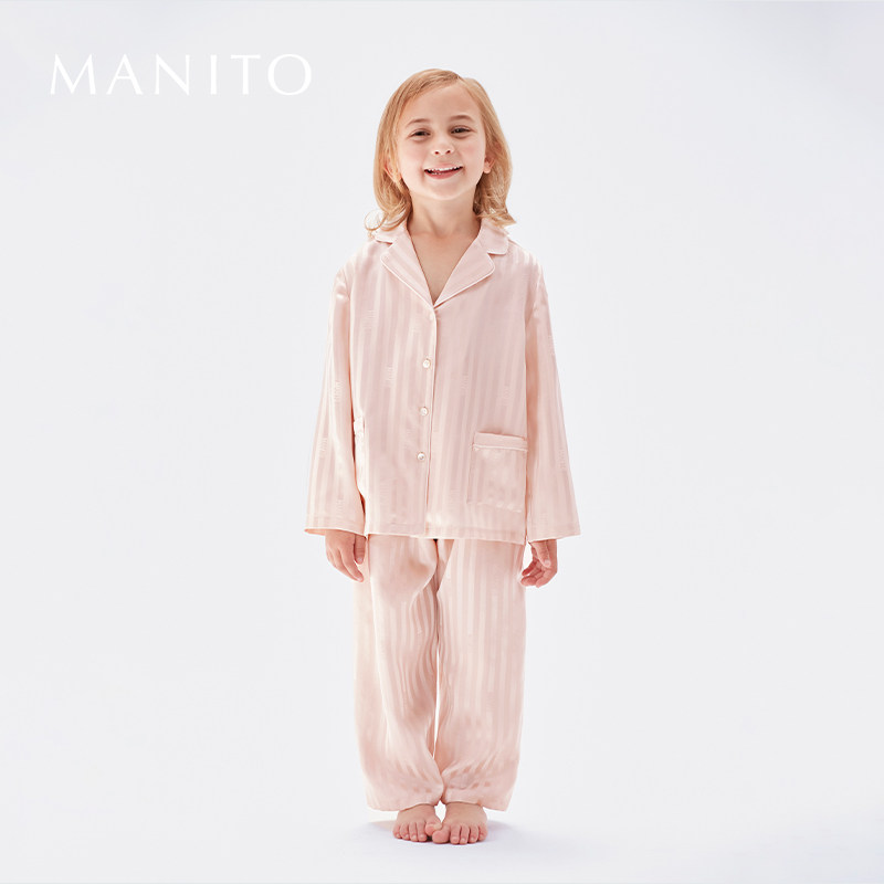 经典Logo提花纹理面料，清新趣意