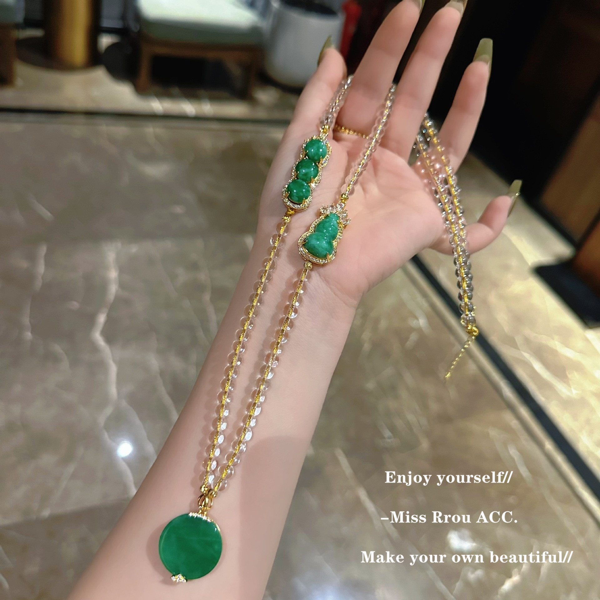 新中式国风天然水晶长款项链女款古风祖母绿翡翠干青圆无事牌吊坠