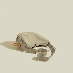 日系帆布包大容量枕头包包女式2026新款夏季轻便通勤斜挎饺子包女