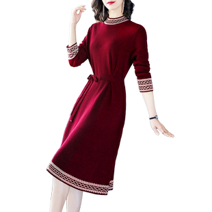 秋冬季配大衣的裙子加厚气质2025新款女修身收腰贵夫人针织连衣裙