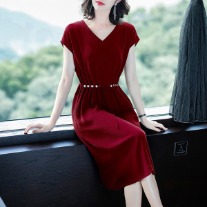 参加婚礼连衣裙夏季2023新款高端晚礼服V领奢华大牌酒红色裙子