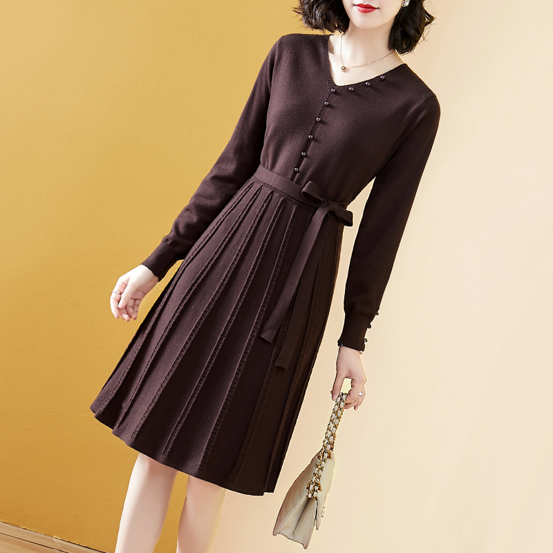 打底连衣裙女春秋配大衣2025新款钉珠内搭系带淑女收腰高贵毛衣裙