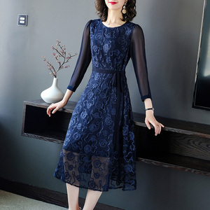 春秋女装2025早春新款连衣裙洋气修身网纱绣花贵夫人高贵中长裙