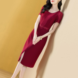 酒红色连衣裙女2025年夏季新款高端轻奢婚礼喜婆婆妈妈礼服包臀裙