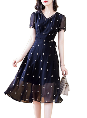 收腰a字连衣裙夏长裙易美初