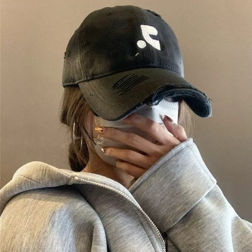 爆款百搭网红ins破洞刺绣棒球帽子女情侣同款显脸小刺绣遮阳帽女