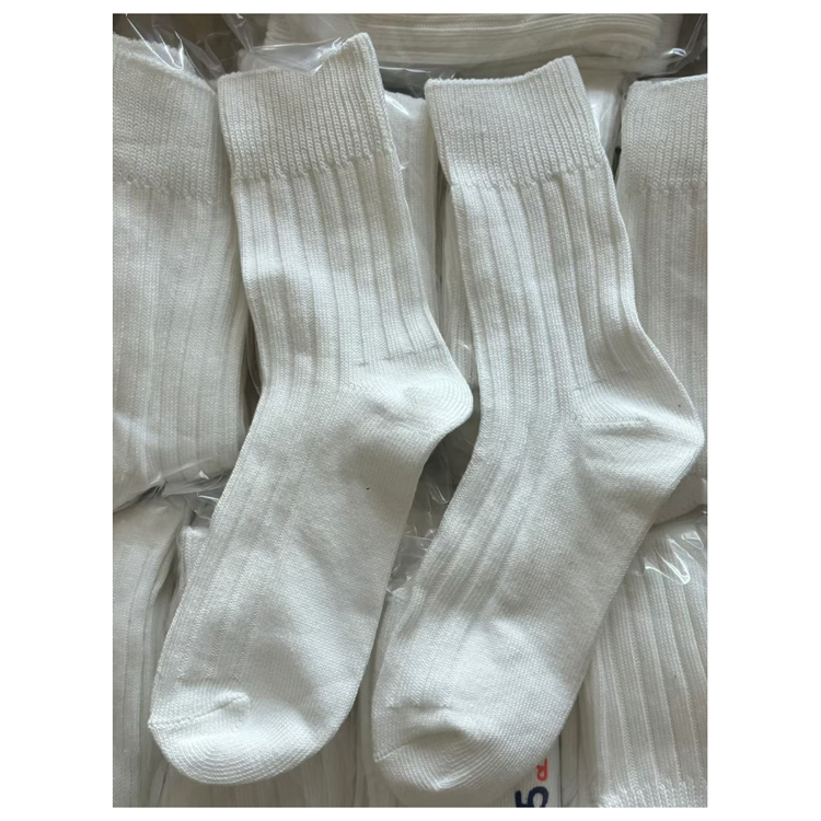 剩余少量高品质顶顶好货 女式白色坑条短袜