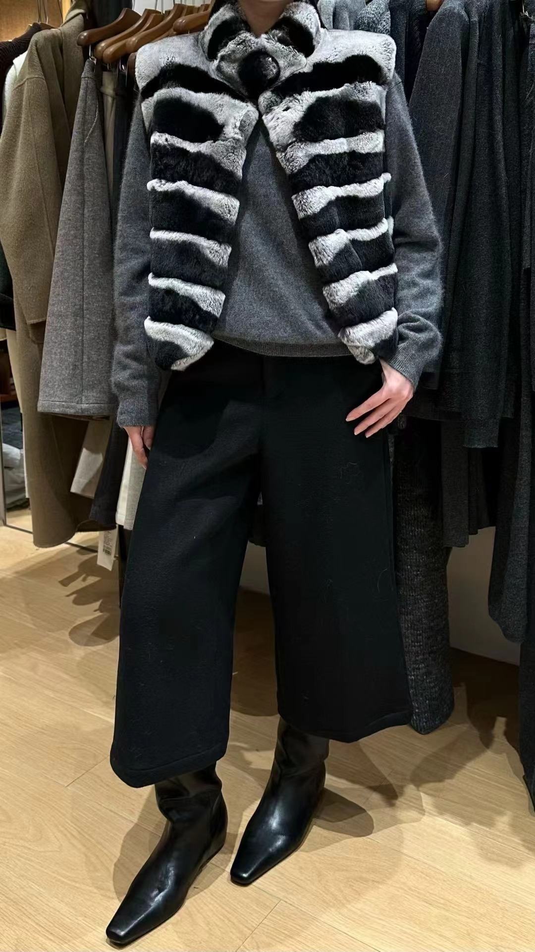 MOLS好搭羊毛七分裤女2025冬季新款烟黑色宽松高腰显瘦直筒裤5160