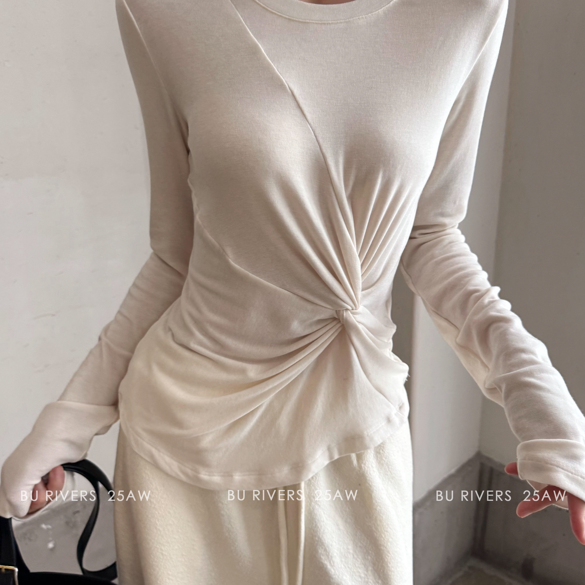 BU RIVERS秋上新扭结显瘦气质通勤百搭打底小衫S32383