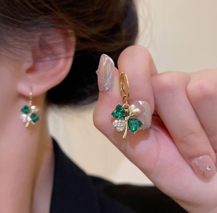 2023年新款潮韩国时尚四叶草耳扣耳饰品绿色水晶花朵花瓣耳环耳针