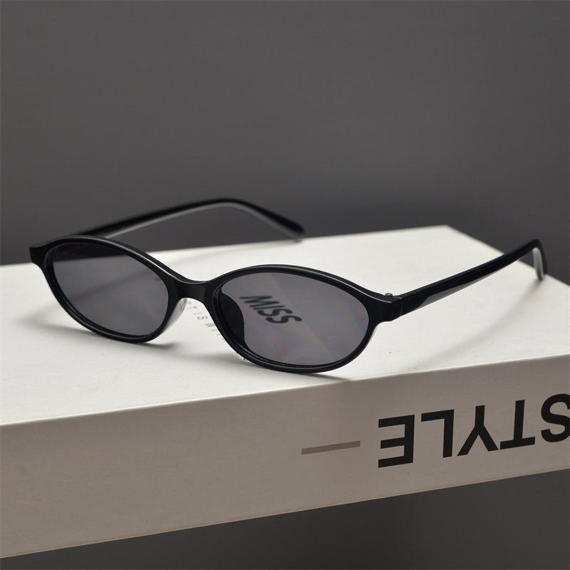 thumbnail for European and American retro punk style super small oval sunglasses for men and women hipsters with small faces and skinny hip-hop jumping sunglasses
