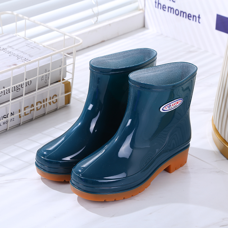 新款四季水靴雨靴短筒雨鞋女休闲轻便胶鞋防水鞋防臭保暖工作厚底