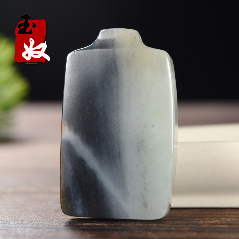 新疆玉龙喀什河天然枣红皮籽料墨玉青花/平安无事牌/吊坠/43.72克