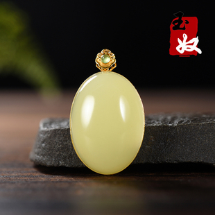 新疆若羌县鸡油黄冰底油糯和田玉/黄玉/18k金钻镶嵌/戒面/吊坠