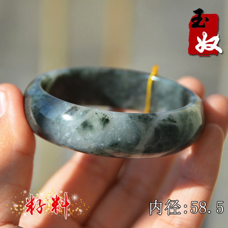 玉奴/新疆天然金丝玉/绿白山水画地表籽料彩玉细料/手镯子/58/59