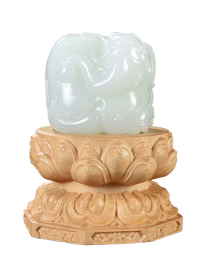 新疆于田县天然和田玉/一级白/羊脂白玉/大象/把件/摆件/220.60克