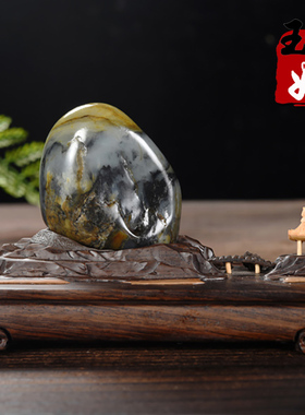 新疆黑山洒金皮青花籽料墨玉/阳光山水/胡杨树/摆件/把件/162.1克