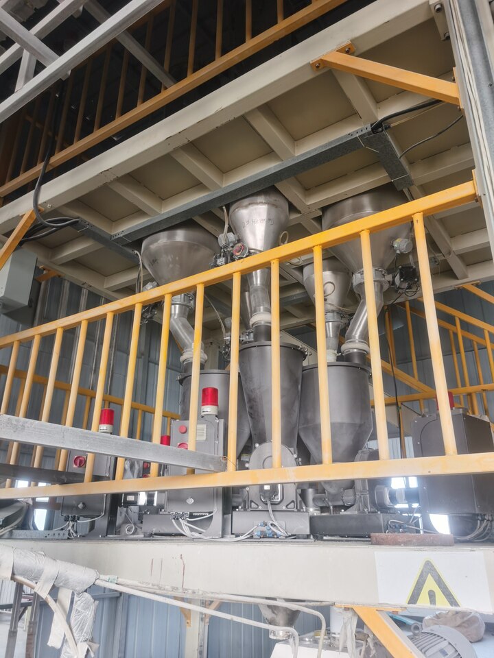 5月15日蚌埠市建材公司挤塑机和GE85-250生产线机器一批网络拍卖公告