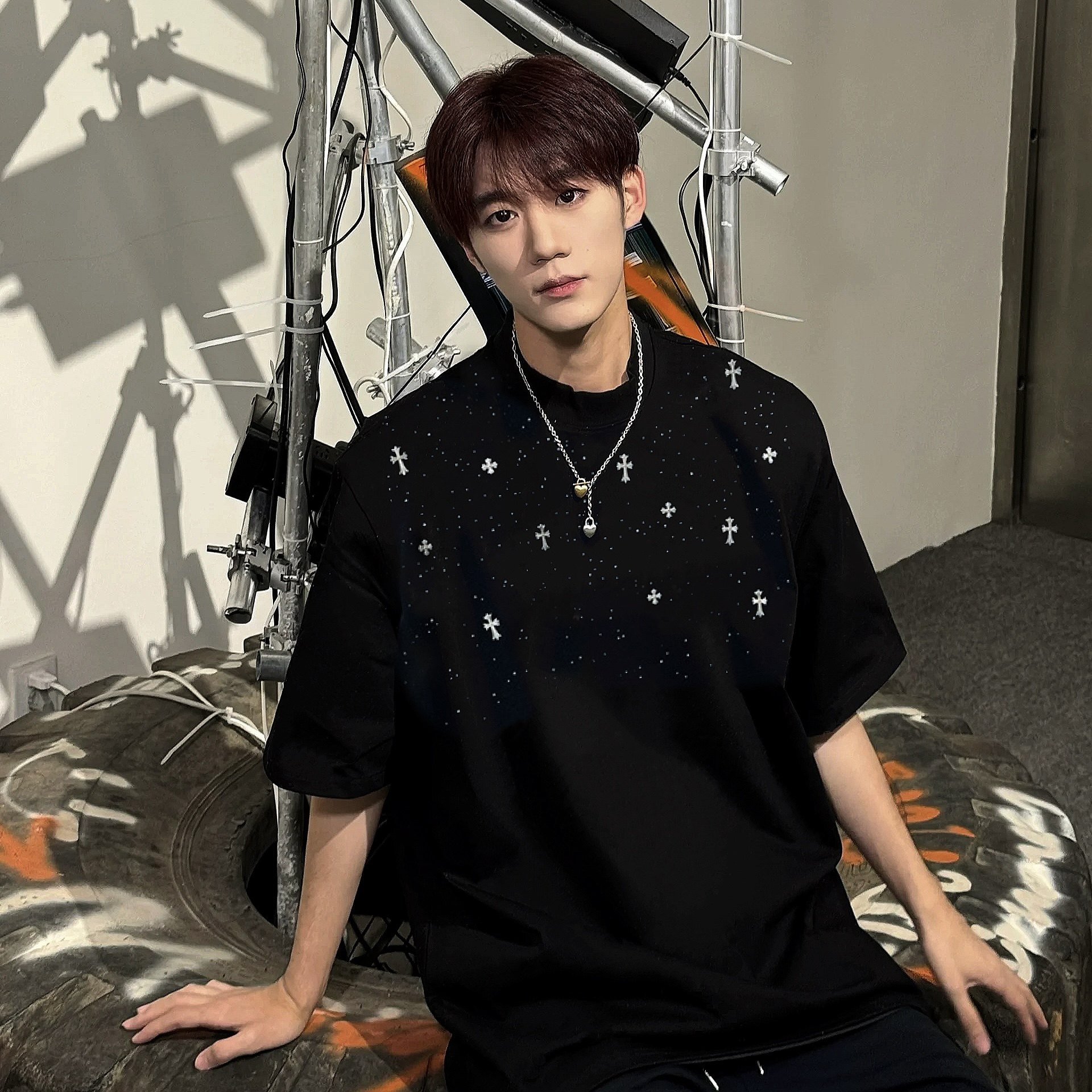 About memory 重磅夏季新款十字架满天星烫钻男士情侣纯棉短袖t恤