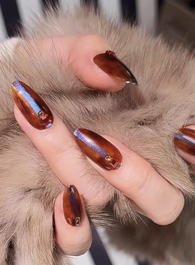 【去野】全华钻设计款琥珀质感线条美甲穿戴甲微撞色显白款杏仁甲