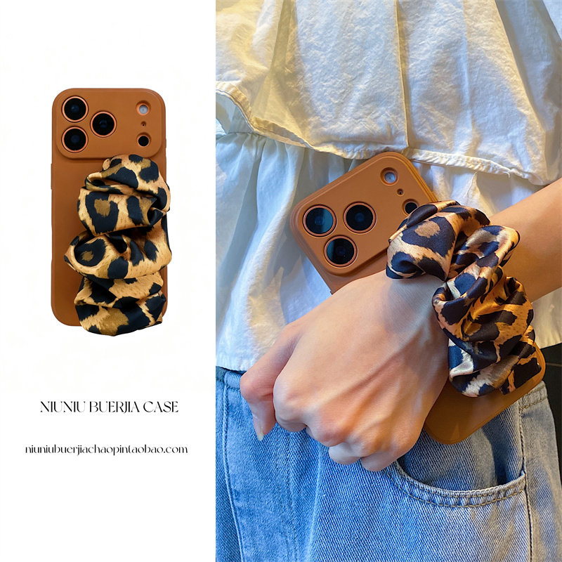 适用苹果17手机壳豹纹弹力手腕带