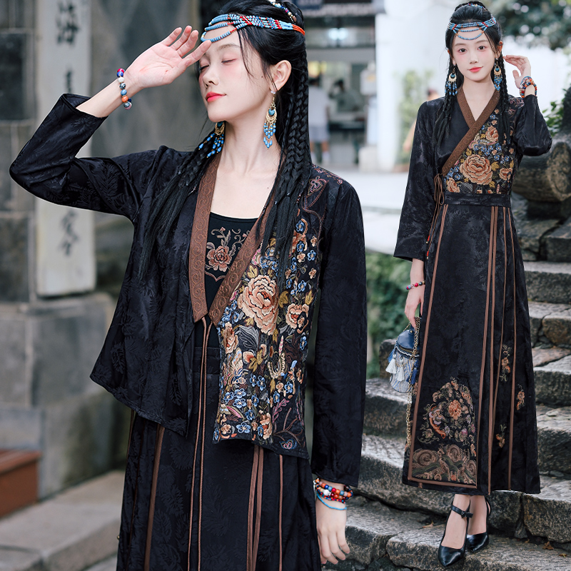 实拍新中式提花刺绣民族风盘扣开衫一片式重工织金马面裙三件套