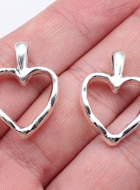 10个/包 24x18mm 古银色锌合金 锤纹镂空爱心吊坠 ABD-C16544