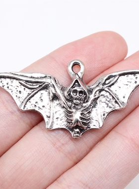 1个/包 23x50mm 古银色锌合金 万圣节骷髅蝙蝠吊坠 ABD-C15815