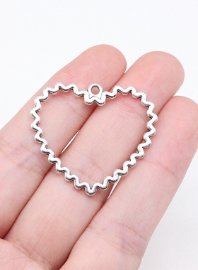 10个/包 29x33mm 多色 锌合金 镂空波浪纹爱心吊坠 ABD-C15636