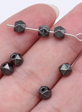 100个/包 4.4x4.4x5.1mm 多色 几何切割小孔珠隔位珠 ABD-C16222