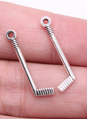 40个/包 25x7mm 古银色锌合金材质 冰球球杆吊坠 ABD-C15334