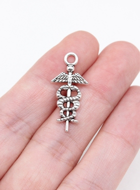 20个/包 26x12mm 古银色锌合金 医疗权杖吊坠 ABD-C15661