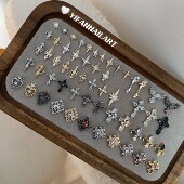 y2k四芒星 YIFANNAIL 宫廷版 布契拉提十字架美甲饰品B31