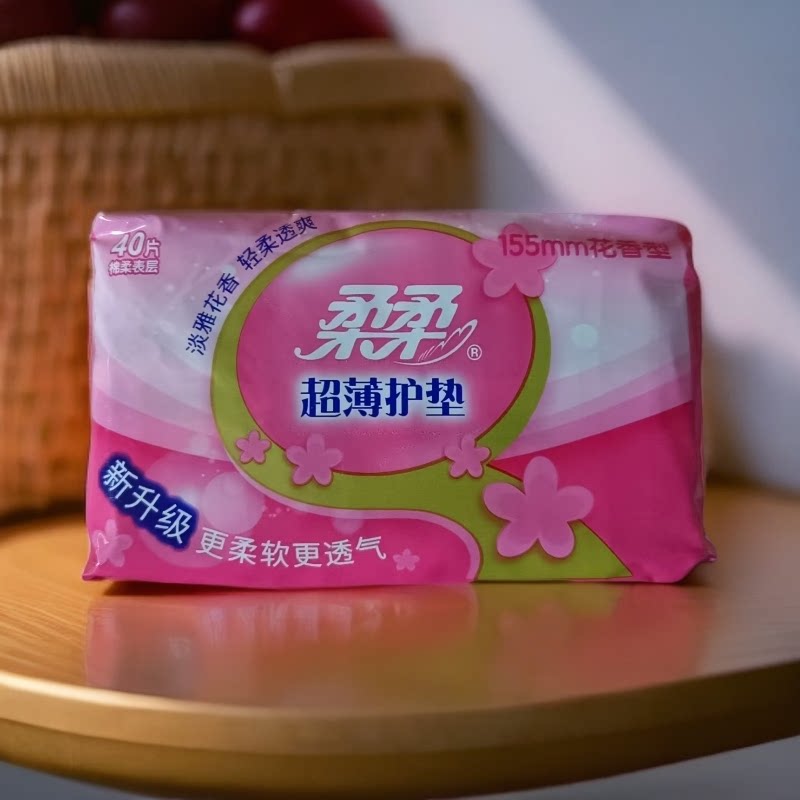 柔柔新升级超薄护垫155mm/40片装花香型有香卫生护垫棉柔超薄款