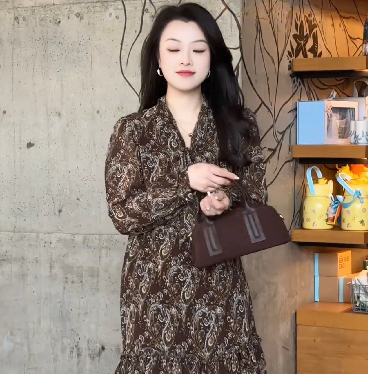 秋季实拍欧美式雪纺腰果花图案轻奢百搭宽松A字中长款连衣裙女装