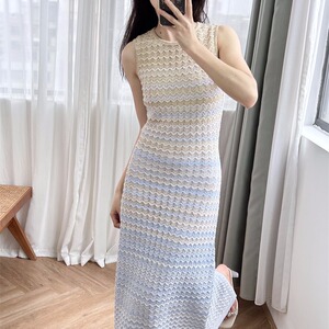 夏季实拍圆领欧款优雅镂空无袖亮丝条纹渐变色针织背心连衣裙女装
