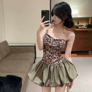 美式复古辣妹豹纹拼接吊带花苞连衣裙女春夏季修身收腰蓬蓬短裙子