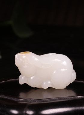和田玉籽料白玉生肖兔子吊坠
