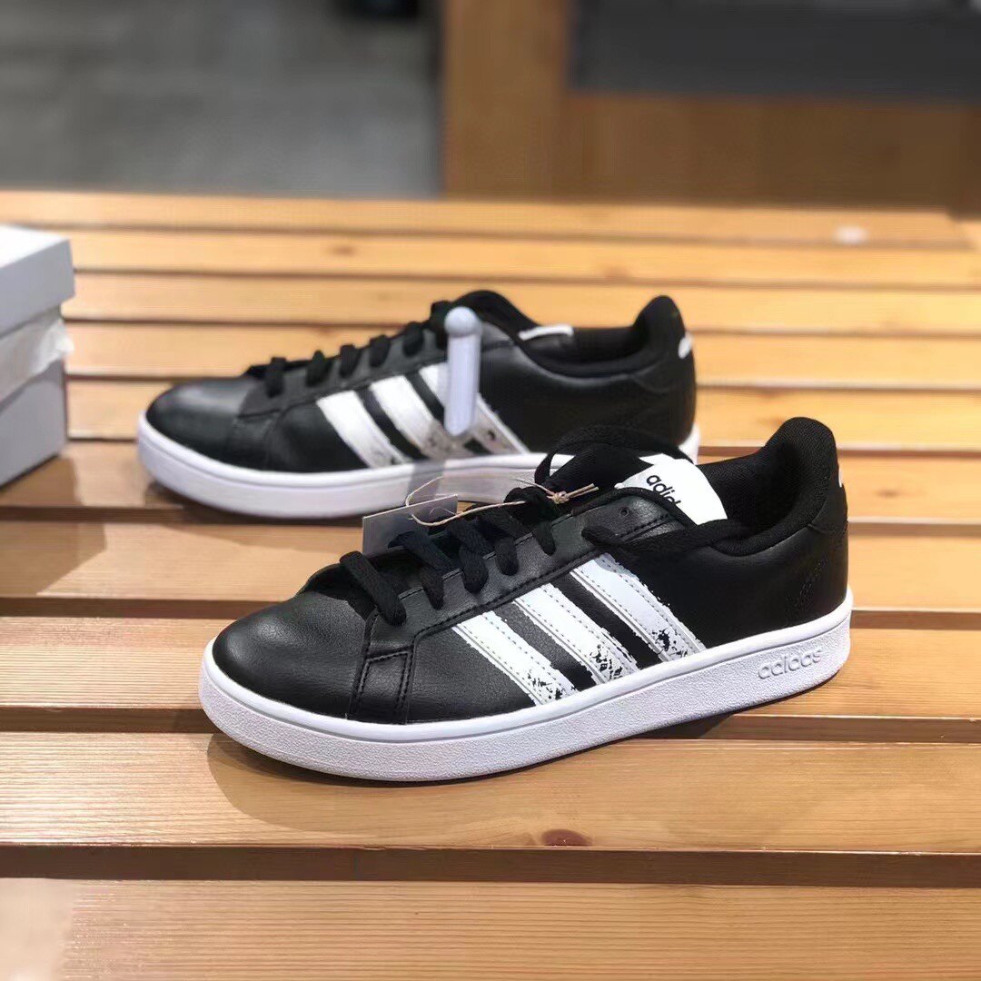 42.5码 adidas阿迪达斯 男款 休闲板鞋GX5755 断码特价！