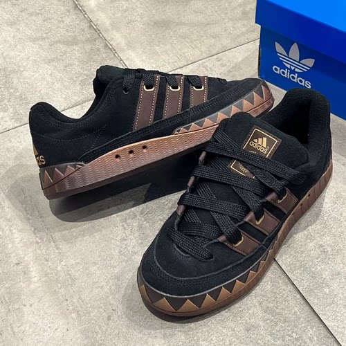Adidas 三叶草 ADIMATIC 男女复古经典鲨鱼鞋面包鞋板鞋 JR8034